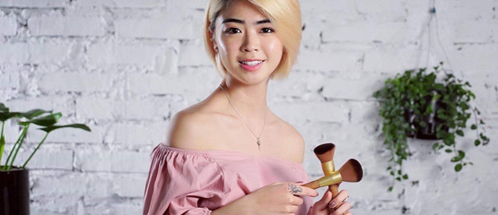 etudiante maquillage beaute