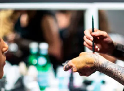 Que faire après une école de maquillage ?